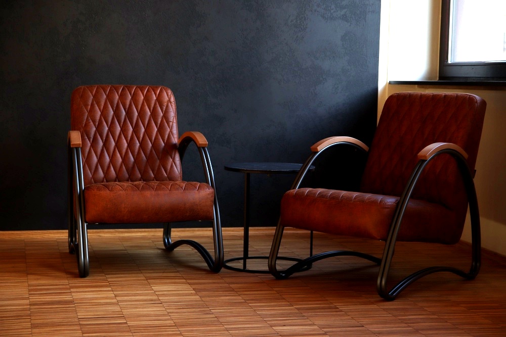 Raum A Lounge im CHANGA Koblenz mit zwei Sesseln