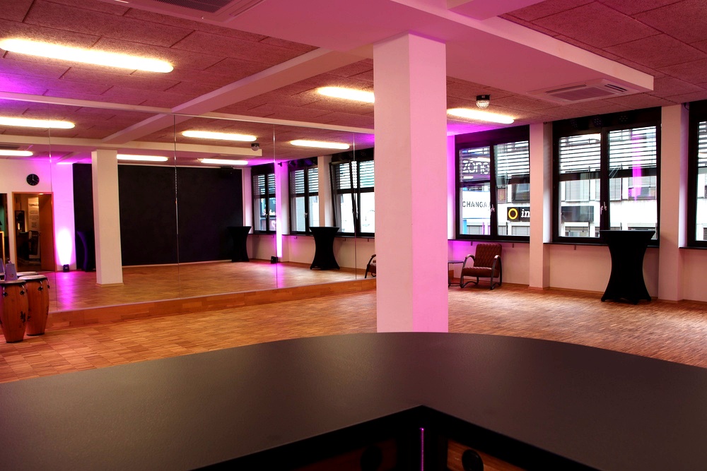 Tanzsaal Raum A im Tanzstudio CHANGA Koblenz mit Spiegelwand